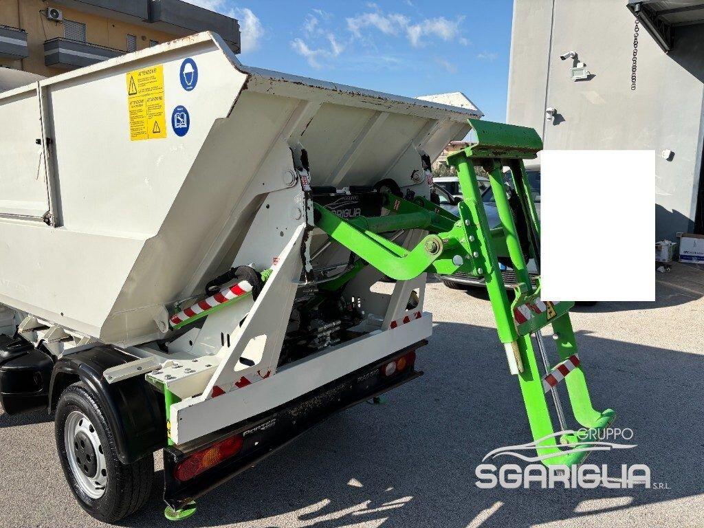 Piaggio Porter GPL Vasca Rifiuti Ribaltabile Compatta