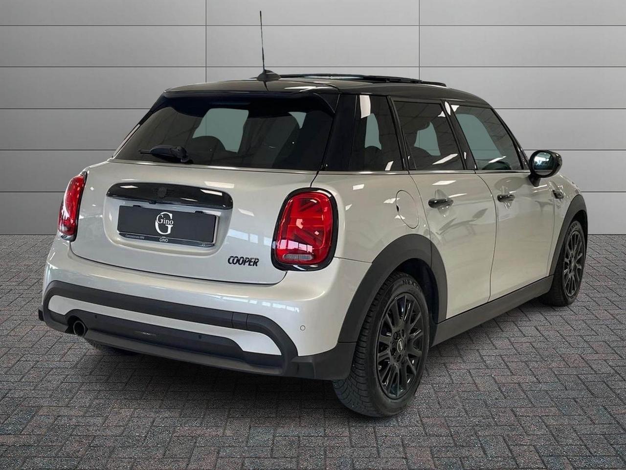 MINI Mini IV F55 2021 5p - Mini 5p 1.5 Cooper Classic auto