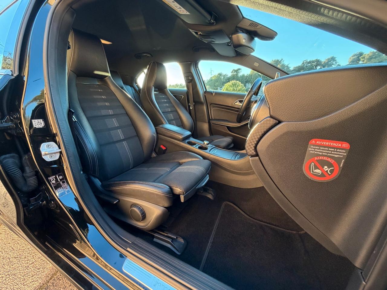 Mercedes A180 SPORT/1500 110CV/FULL LED/NAVI/18"