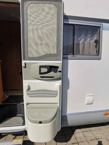 LAIKA X700