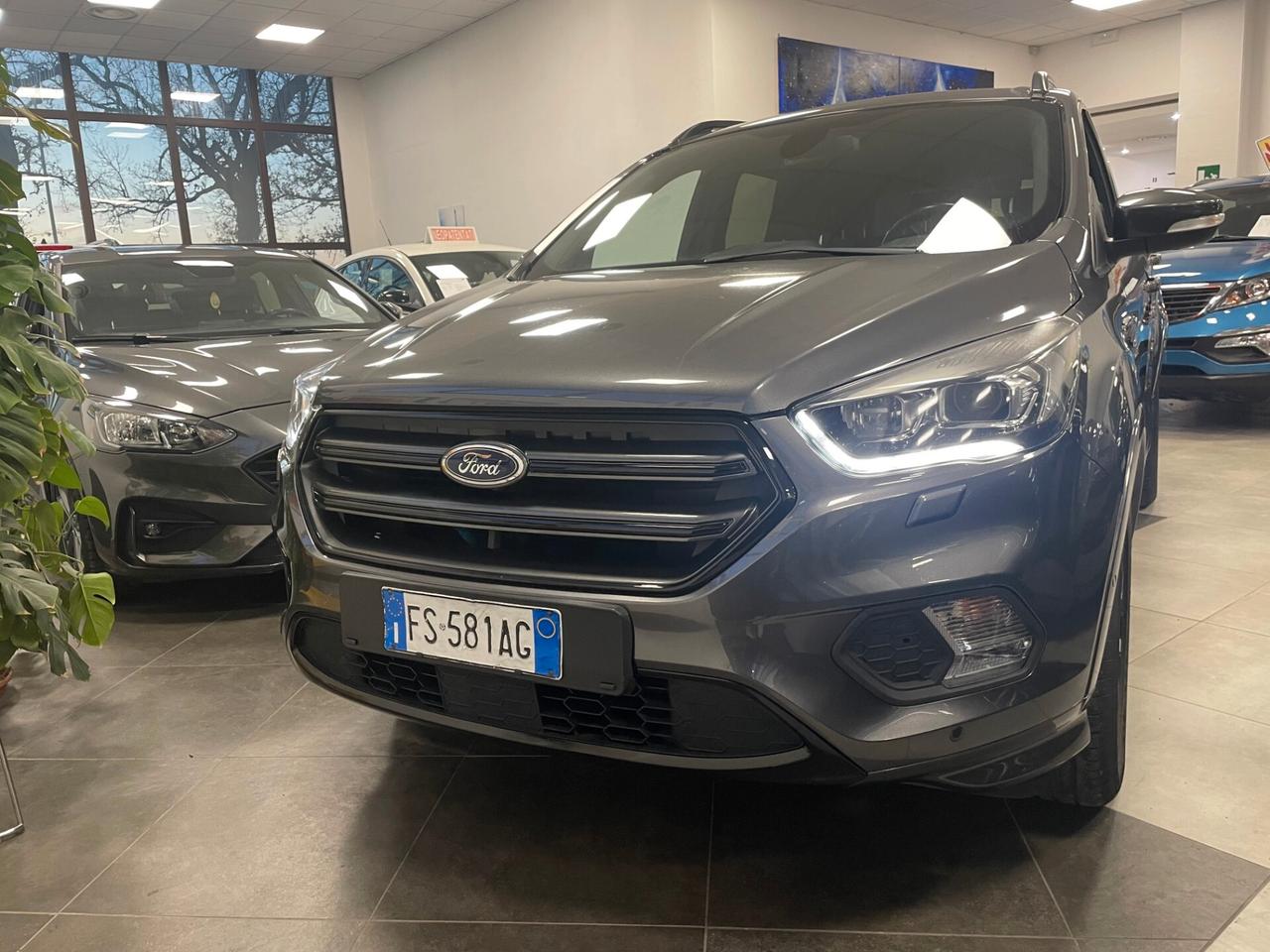 Ford Kuga 1.5 TDCI 120 CV S&S 2WD ST-Line