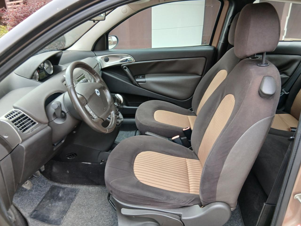 Lancia Ypsilon 1.4 in pronta consegna Ok per neo patentati