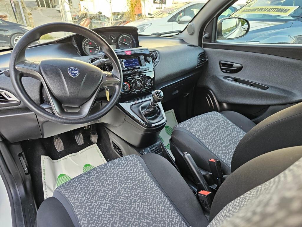 Lancia Ypsilon 1.0 Hybrid Ecochic Gold