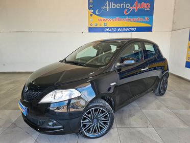 Lancia Ypsilon 1.0 firefly hybrid Silver s&s 70cv 5p.ti