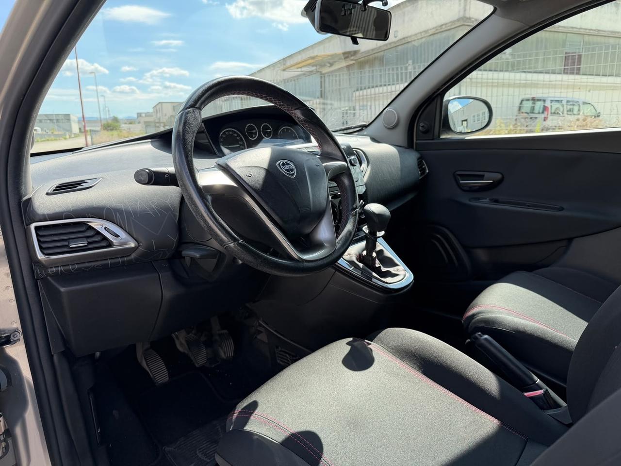 Lancia Ypsilon 100000 KM GARANZIA 12 MESI