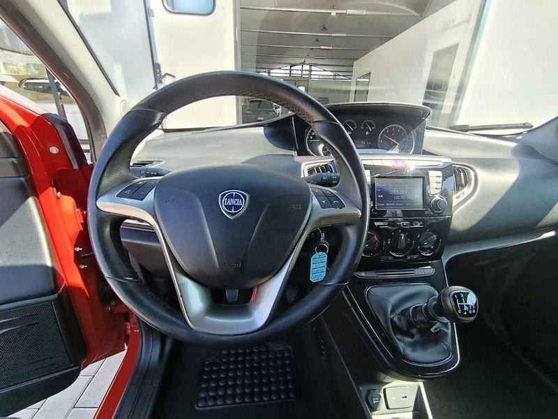 Lancia Ypsilon Ypsilon 1.0 firefly hybrid Silver s&s 70cv 5p.ti