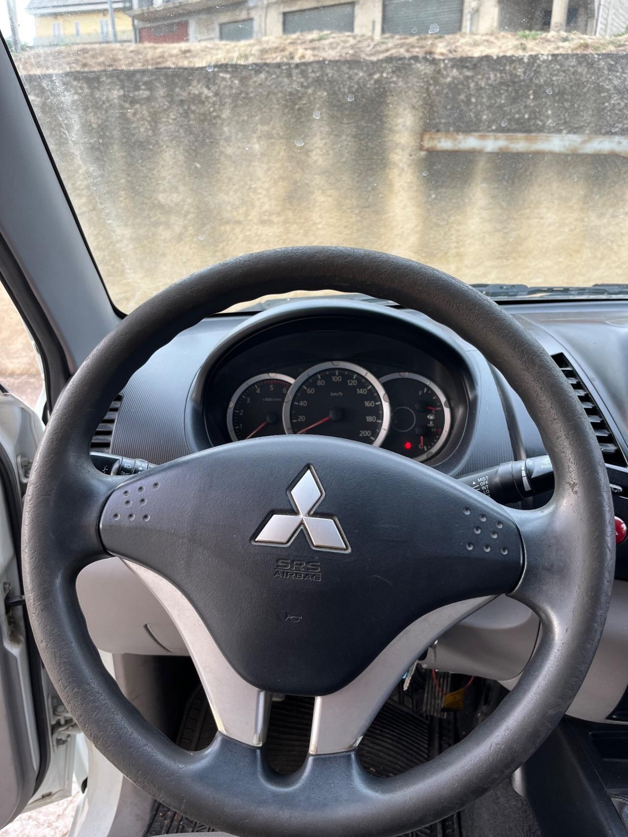 Mitsubishi L200 2.5 DI-D/136CV Club Cab Invite DPF