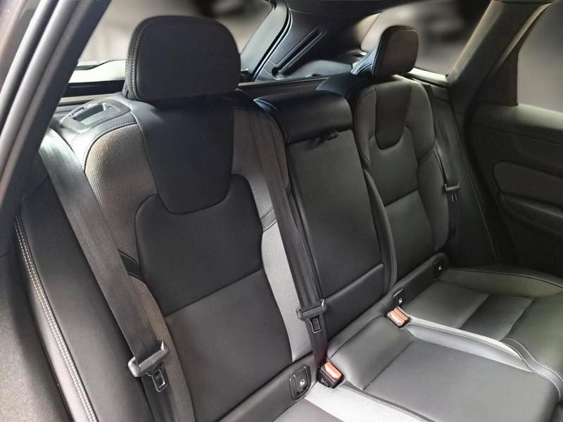 VOLVO XC60 B4 D AWD automatico R-Design