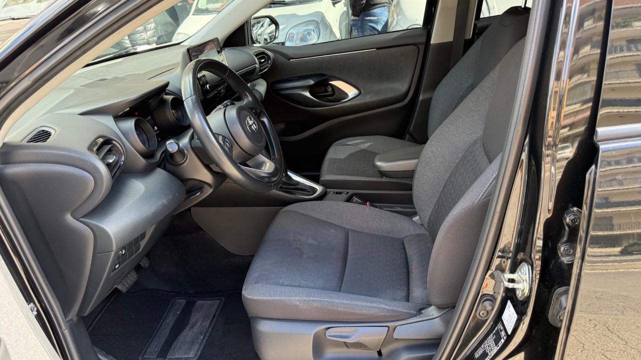 Toyota Yaris 1.5 Hybrid 5 porte StyleLED NAVI KAMERA PDC CLIMA AUTOMATICO BLUETOOTH CERCHI 17