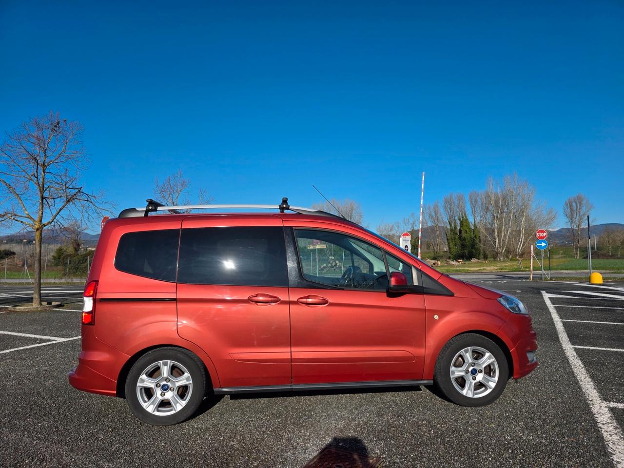 Ford Tourneo Courier 1.6 TDCI 95 CV Plus