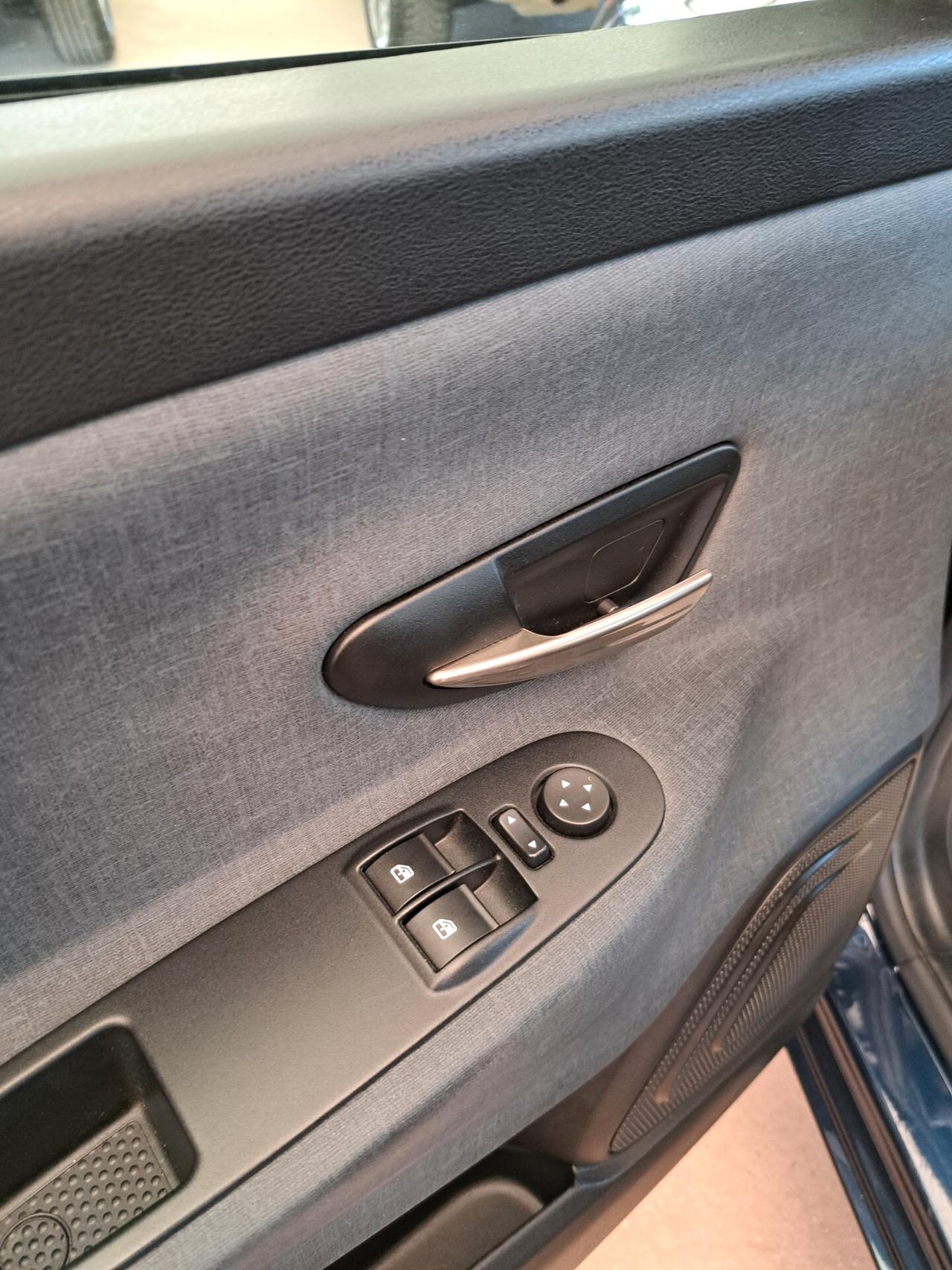 Lancia Ypsilon 1.0 FireFly 5 porte S&S Hybrid Ecochic Gold