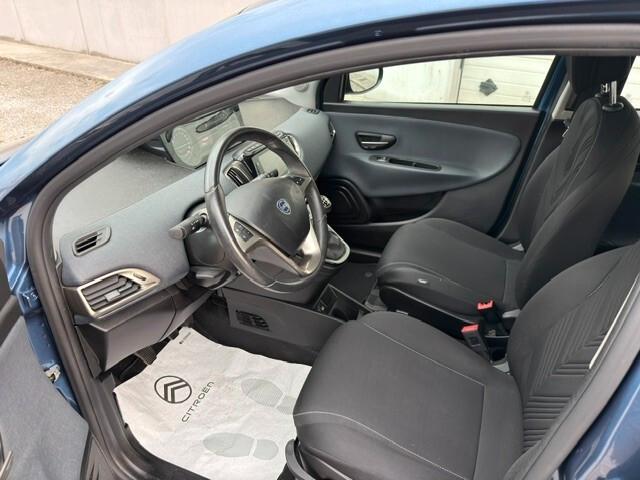 Lancia Ypsilon 1.0 FireFly 5 porte S&S Hybrid Ecochic Gold