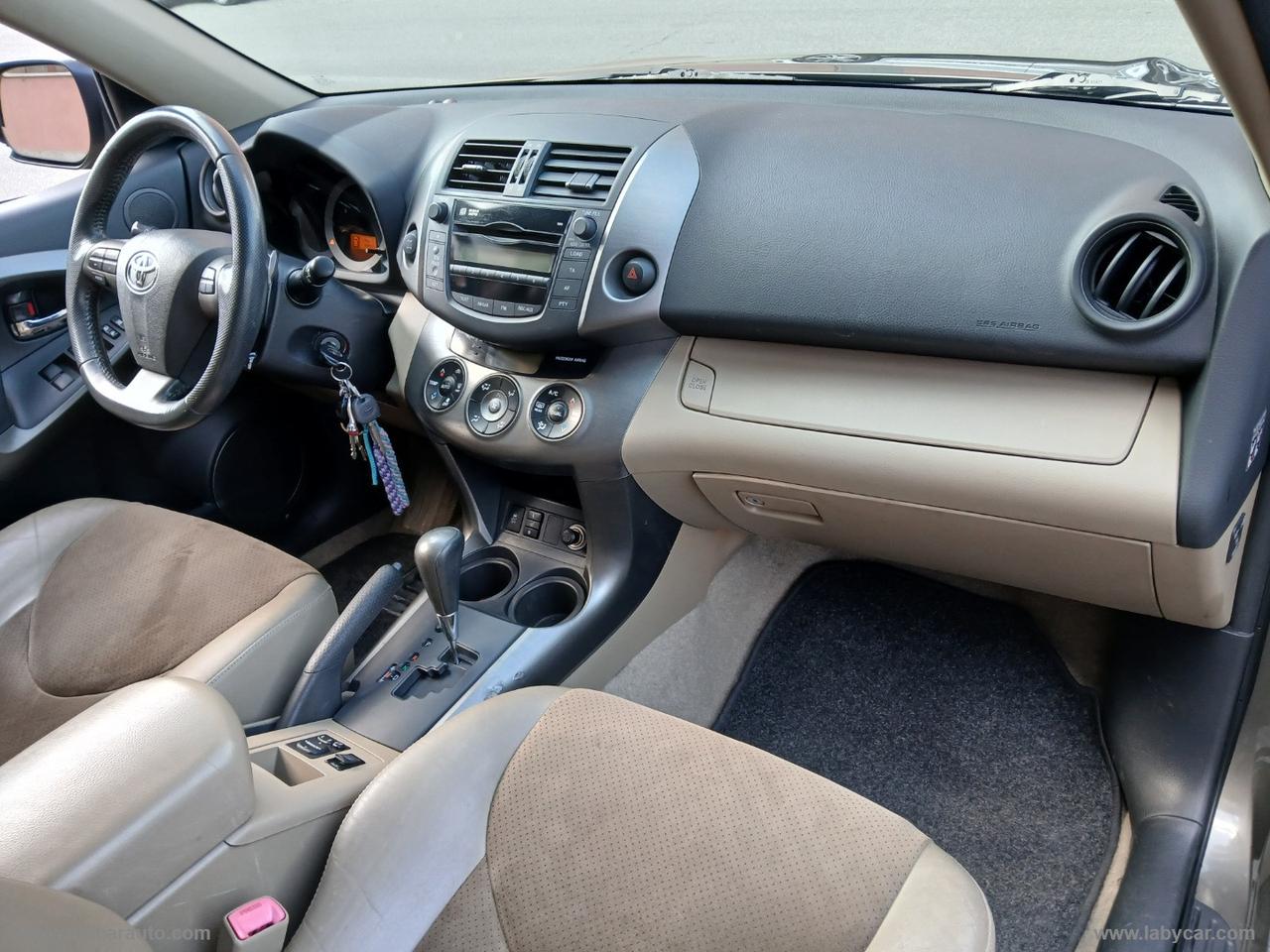 TOYOTA RAV4 Crossover 2.2 D-Cat A/T 150CV