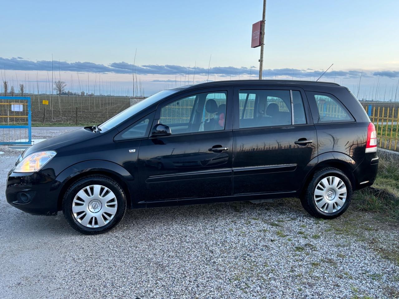 Opel Zafira 1.6 16V VVT Cosmo