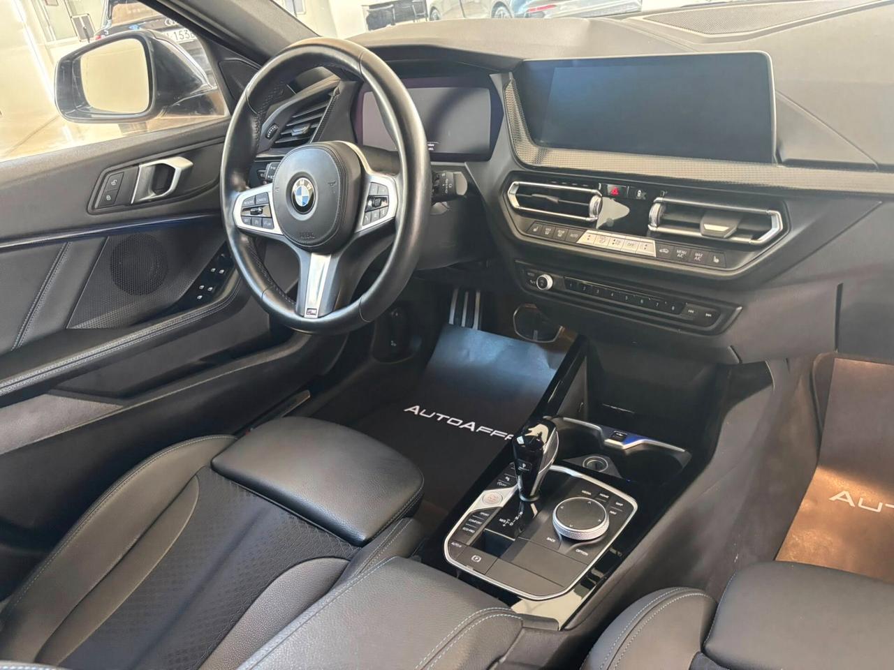 Bmw 118 118d 5p. Msport