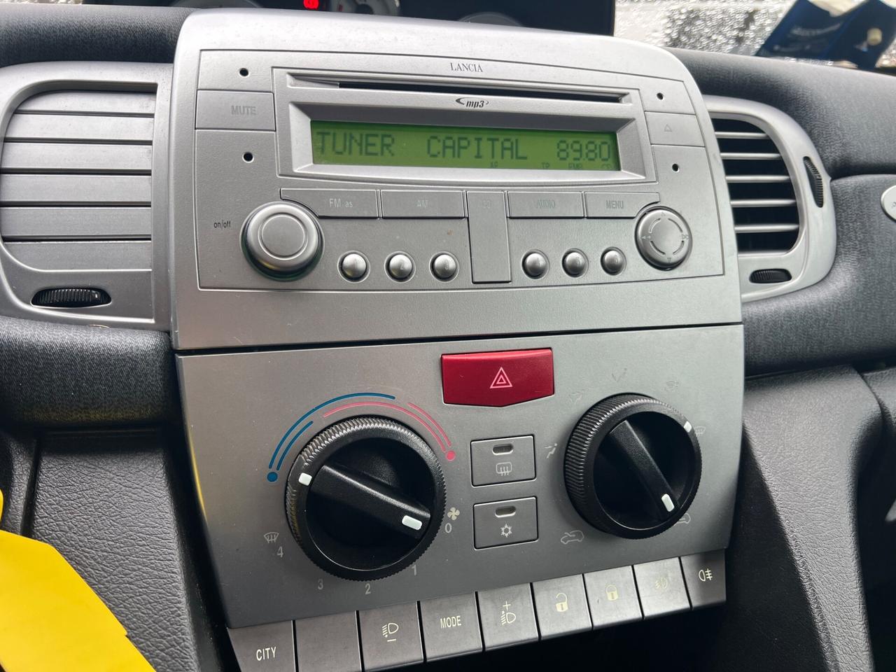 Lancia Ypsilon 1.3 mjt 75 cv