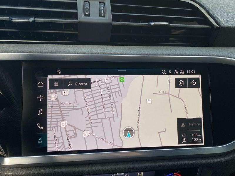 Audi Q3 S Line interno ed esterno 2.0 TDI 200CV S-Tronic quattro 40