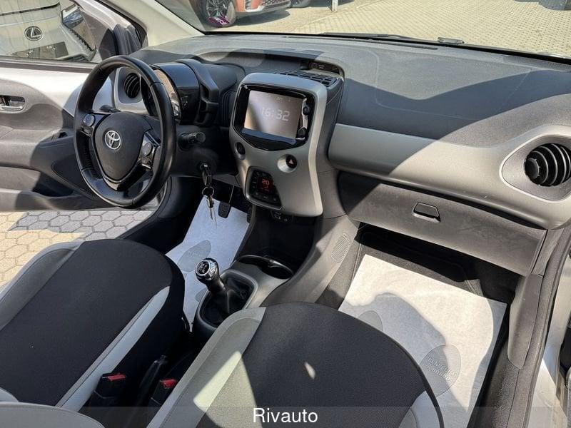 Toyota Aygo Aygo 1.0 VVT-i 69 CV 5 porte x-play TSS