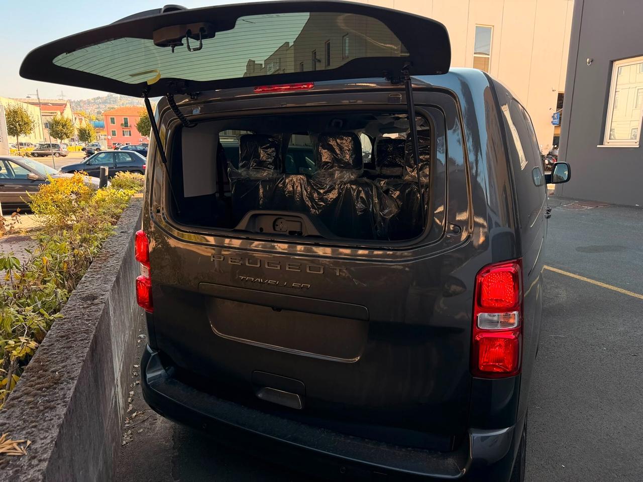 PEUGEOT Traveller 2.2 BlueHDi 180 EAT8 9 posti