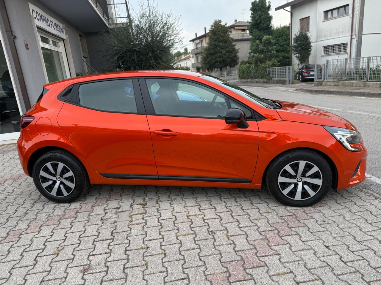 Renault Clio TCe 90 CV 5 porte ok neopatentati