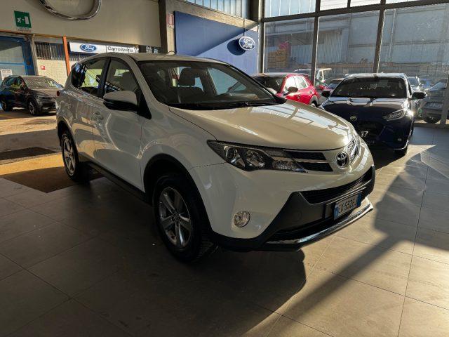 TOYOTA RAV 4 TD 2WD Style White Ed.