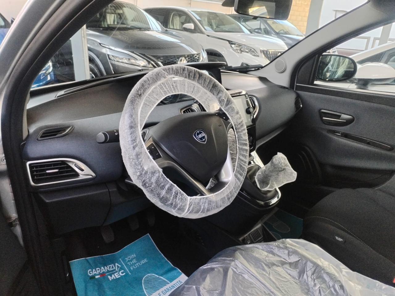 Lancia Ypsilon 1.0 FireFly 5 porte S&S Hybrid Ecochic Gold