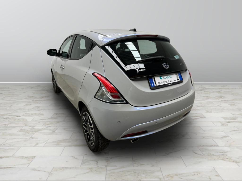 LANCIA Ypsilon III - Ypsilon 1.0 firefly hybrid Gold s&s 70cv