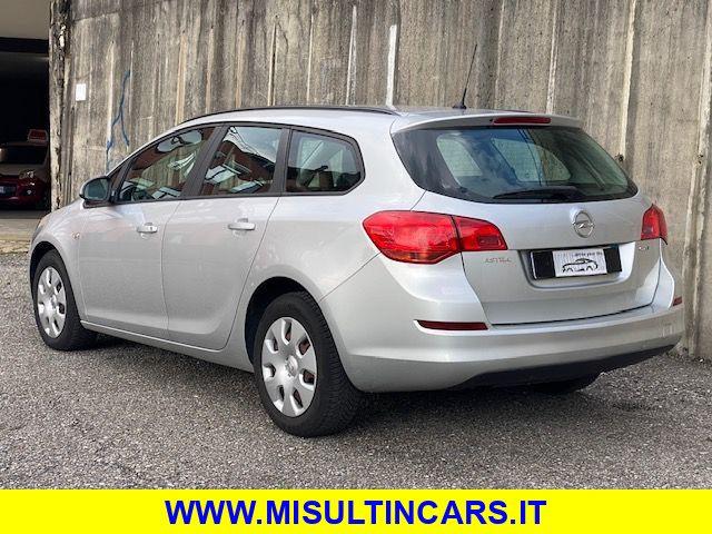 OPEL Astra 1.7 CDTI 110CV Sports Tourer Business Autocarro