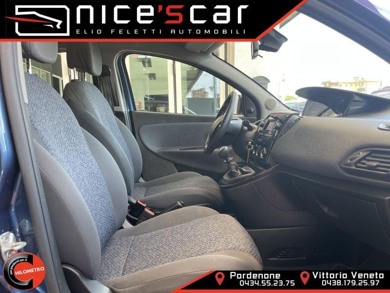 Lancia Ypsilon Ypsilon 1.0 FireFly 5 porte S&S Hybrid Ecochic Silver