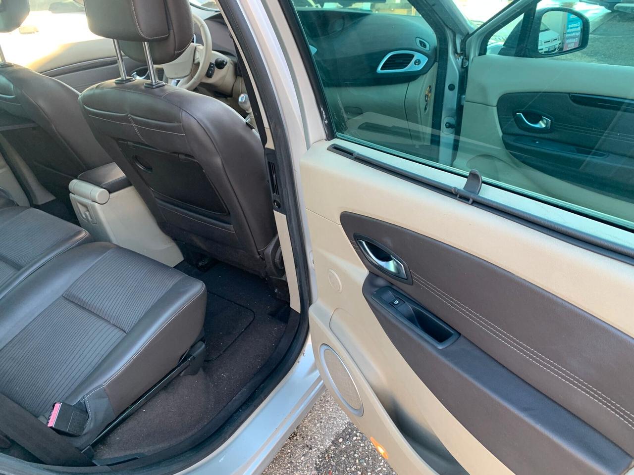 Renault Scenic Scénic X-Mod 2.0 dCi 160CV Luxe, solo 2 proprietari, tetto panoramico apribile