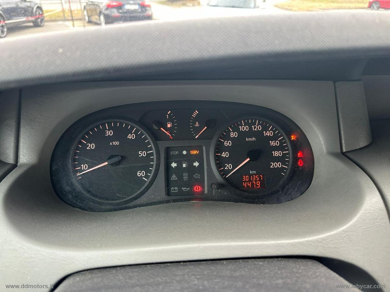 Trafic T27 1.9dCi/100PC-TN Combi Confort