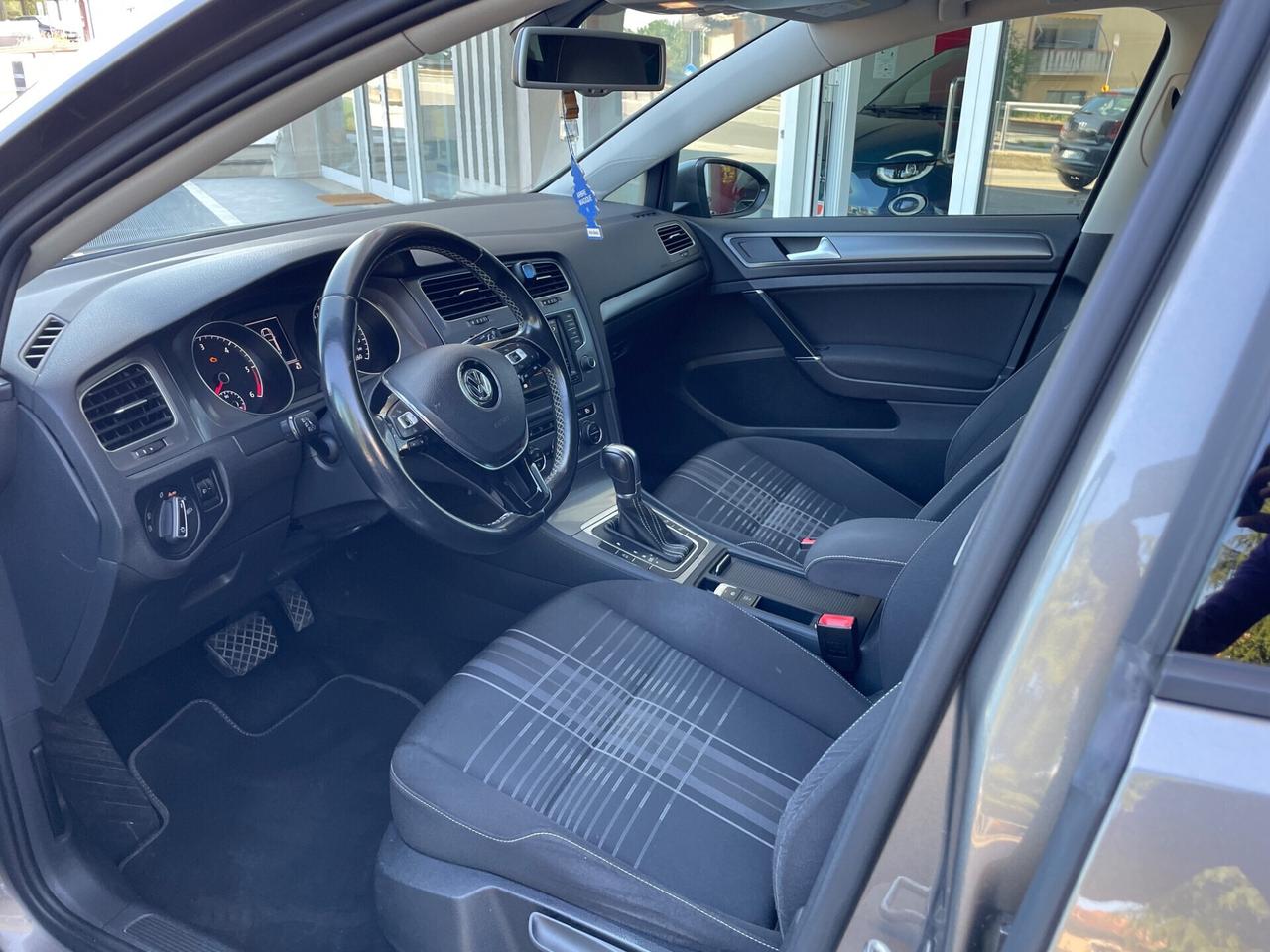 VOLKSWAGEN GOLF 1.6 TDI 110 CV DSG 5P LOUNGE