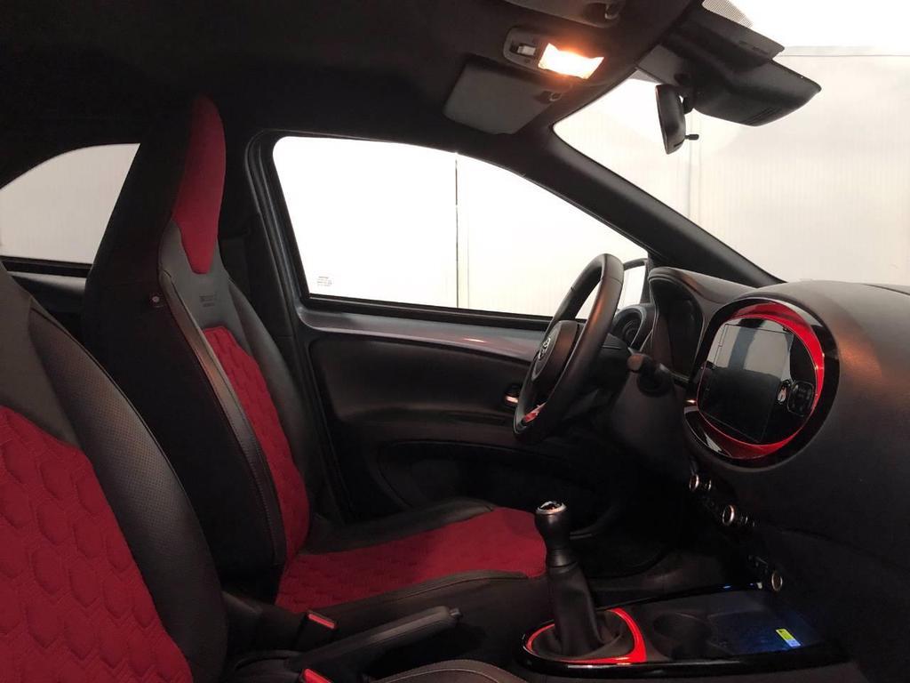 Toyota Aygo X 1.0 Undercover