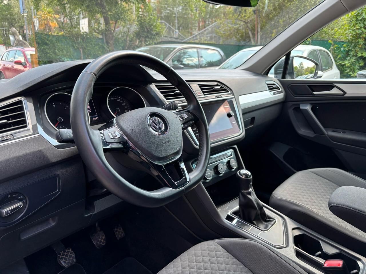 Volkswagen Tiguan 1.6 TDI Sport R-Line OK Neopatentati