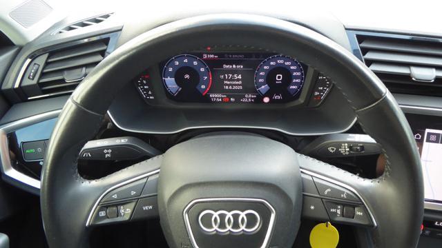 AUDI Q3 35 TFSI Business