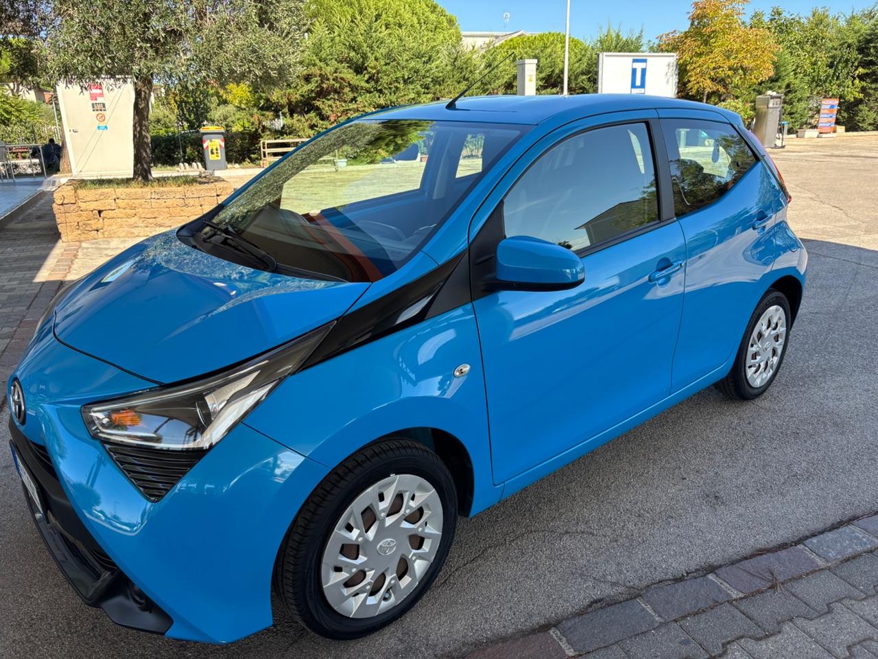 Toyota Aygo 1.0 VVT-i 72 CV 5 porte x-cool MMT