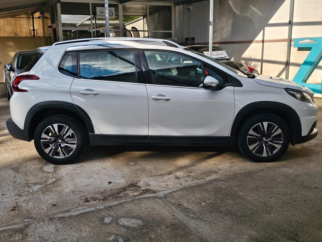 Peugeot 2008 1.6 BlueHDi 100 Allure