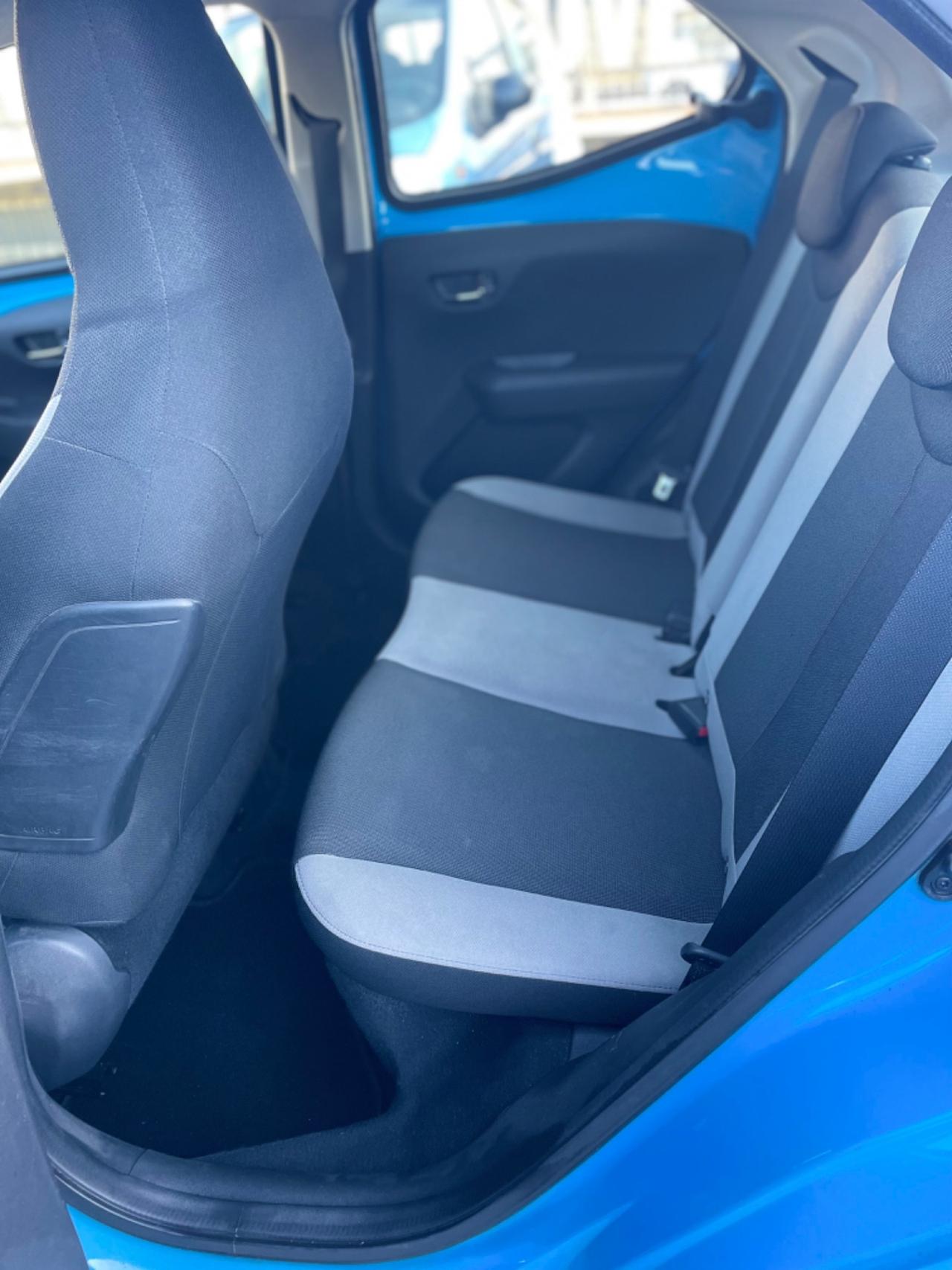 Toyota Aygo 1.0 VVT-i 69 CV 5 porte x-play TSS