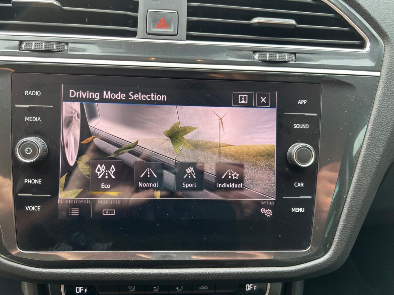 Volkswagen Tiguan R-Line 1.6 TDI 115cv 2018