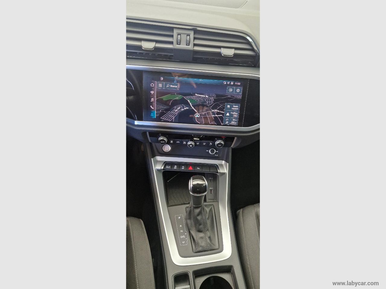 AUDI Q3 40 TDI quattro S tr. Business Adv.