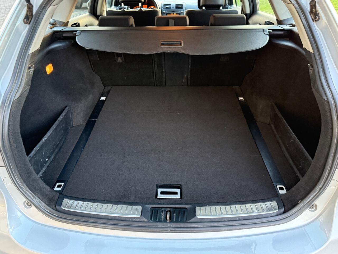 Toyota Avensis 2.0 D-4D SW|UNIPRO