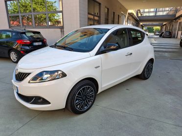 Lancia Ypsilon 1.0 FireFly 5 porte S&S Hybryd Gold