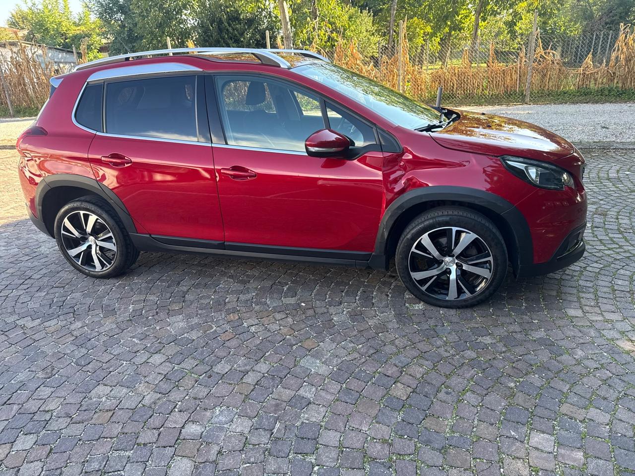 Peugeot 2008 BlueHDi 120 S&S Black Matt