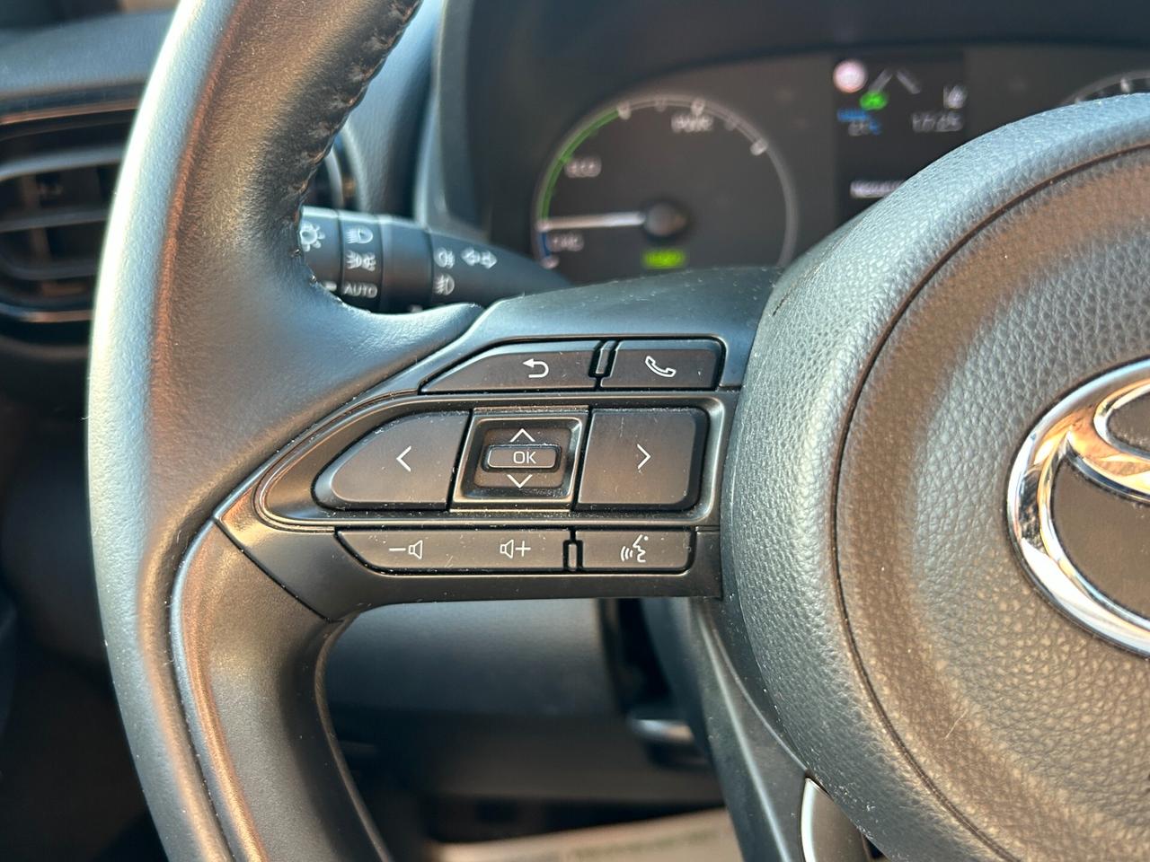 Toyota Yaris 1.5h Business
