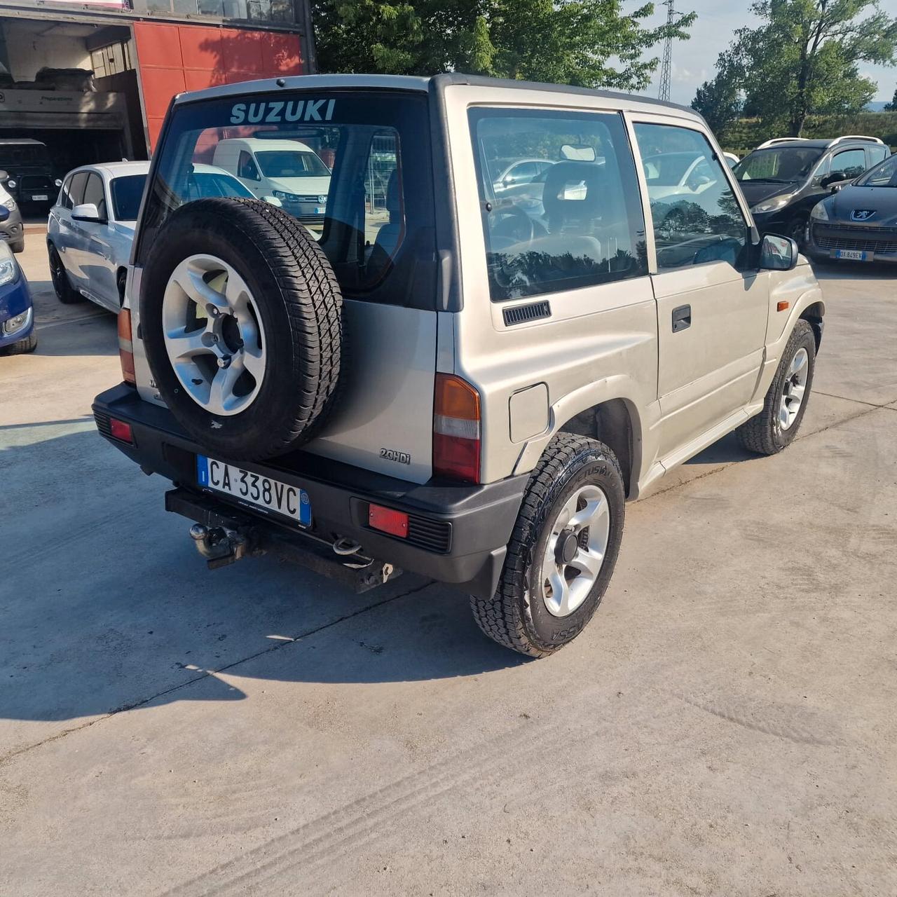 Suzuki Vitara 2.0 HDI 3 porte JLX MOTORE CON 150 MILA KM GANCIO DI TRAINO E CARRELLO