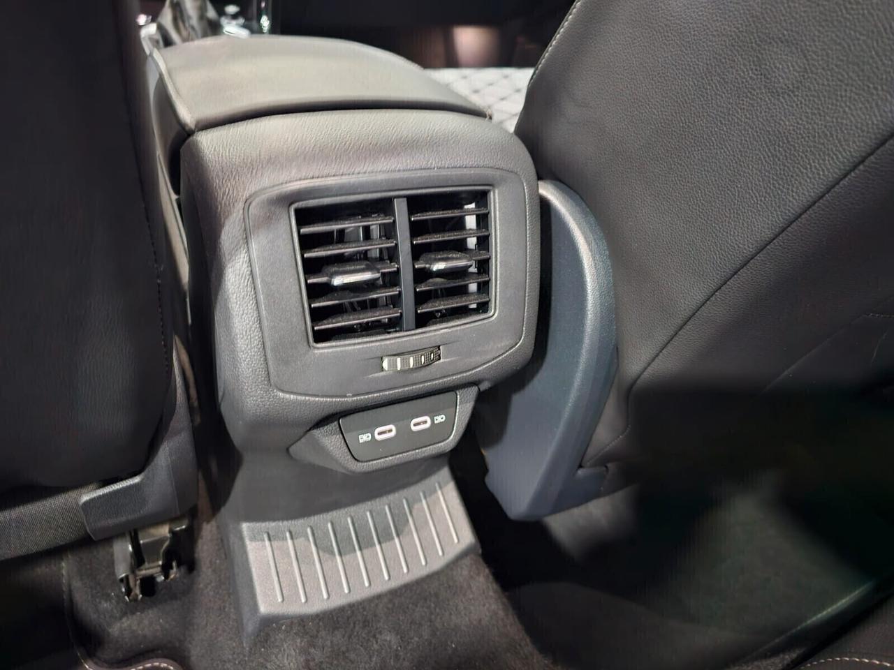 NUOVA VOLKSWAGEN T-ROC 2.0 TDI 150CV R-LINE - ITALIANA PRONTA CONSEGNA