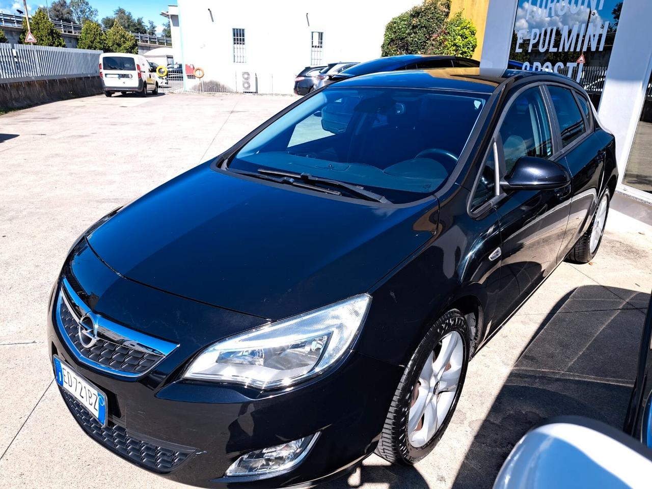 Opel Astra 1.6 115CV 5 porte Cosmo