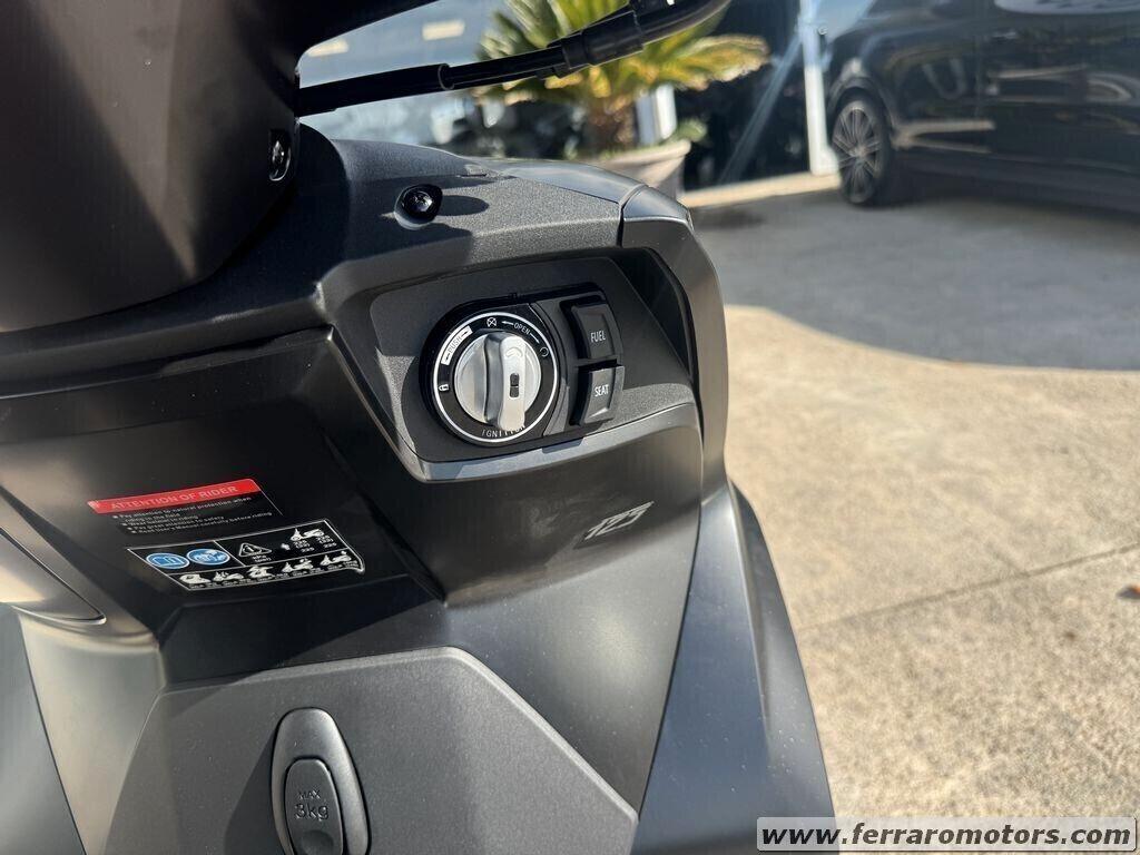 VOGE SR16 200 NUOVO PRONTA CONSEGNA A SOLI 28 EURO AL MESE