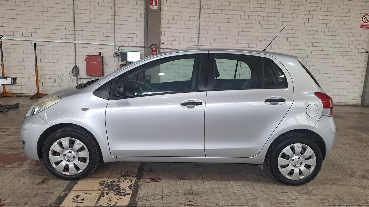 Toyota Yaris 1.0 5 porte Sol