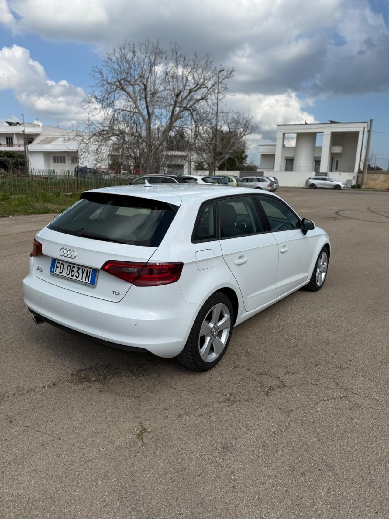 Audi A3 1.6 TDI clean diesel S tronic Ambition